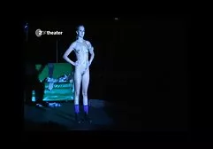 Ładna dziewczyna sex za darmo z mamuskami na kamery
