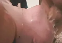 Mama pełną erotyczne mamuski za darmo piersią